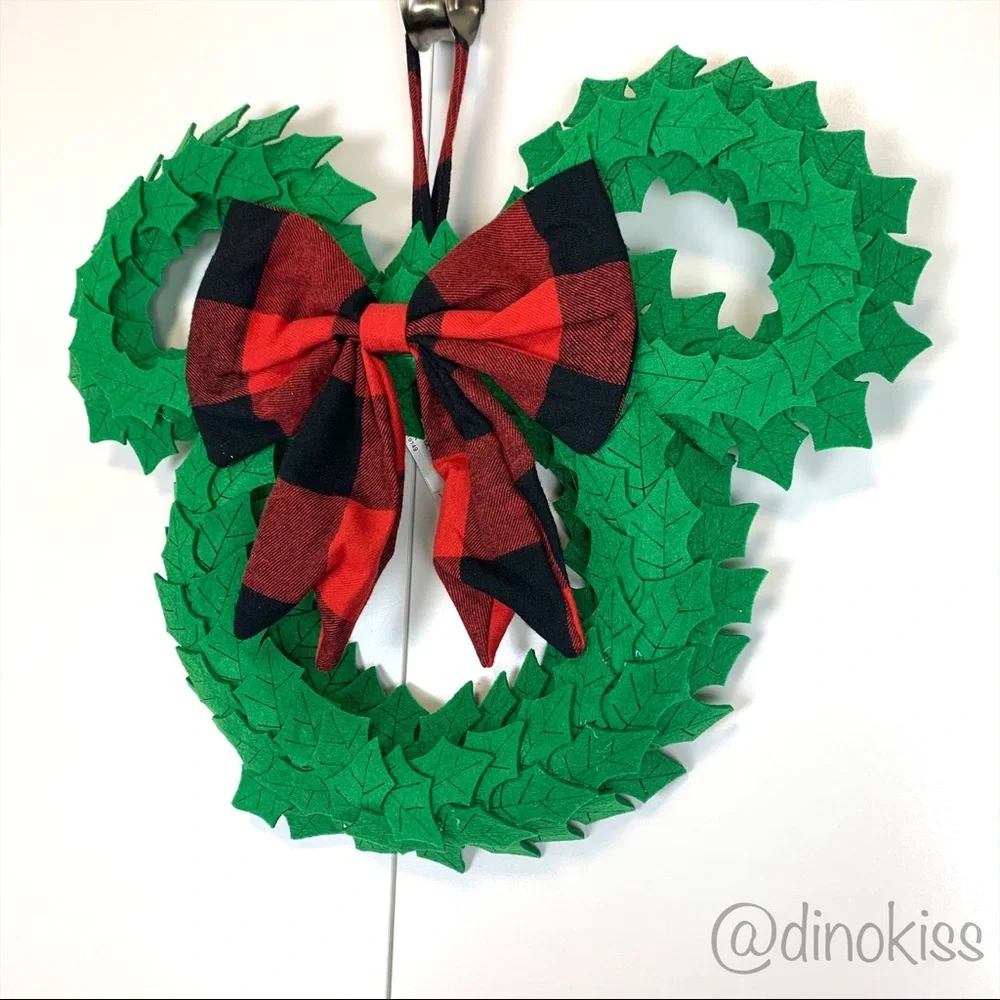 DISNEY PARKS Mickey Mouse Icon Christmas Wreath